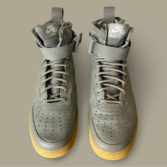 Women’s Nike SF AF1 MID Air Force 1 - Stucco Green Size 9 - Picture 1 of 8